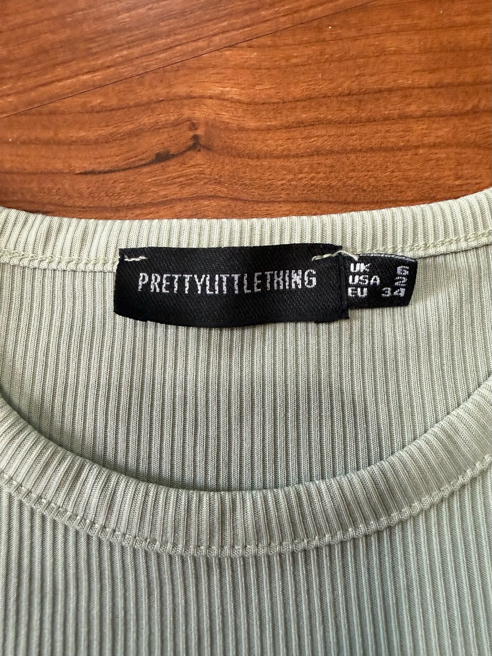 PRETTYLITTLETHING Light Sage Ribbed Crop Tank - Picture 2 of 2